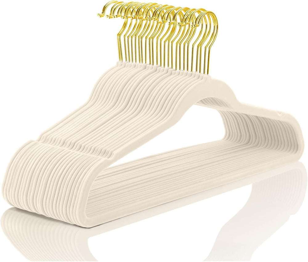 MIZGI Premium Velvet Hangers Pack 60 Pcs Heavyduty - Non Slip Slimline - Velv...