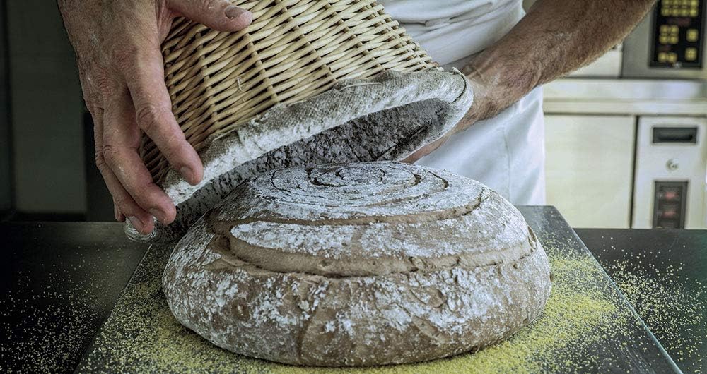 Matfer Bourgeat Banneton Linen-Lined Proofing Wicker Basket, Round, 8 1/4"