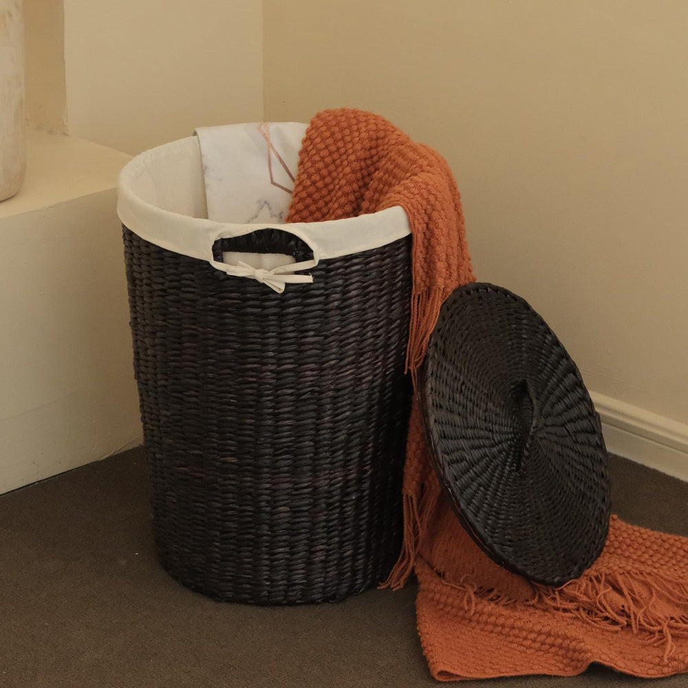 Furnnylane Hand-Woven Wicker Laundry Basket with Lid, 20 Gal (75 L) Large Lau...