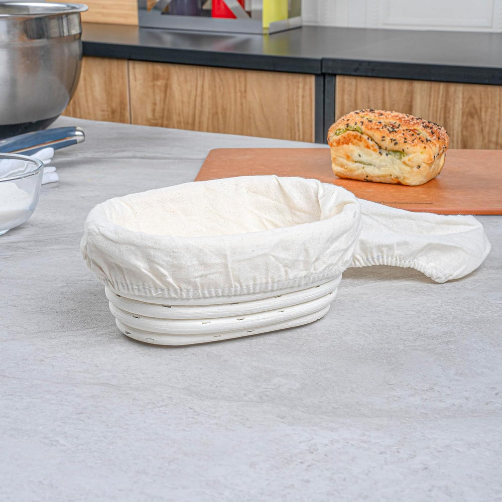 Restaurantware Oval Rattan Banneton Proofing Basket, 2 Cotton Liners, 1 Ct