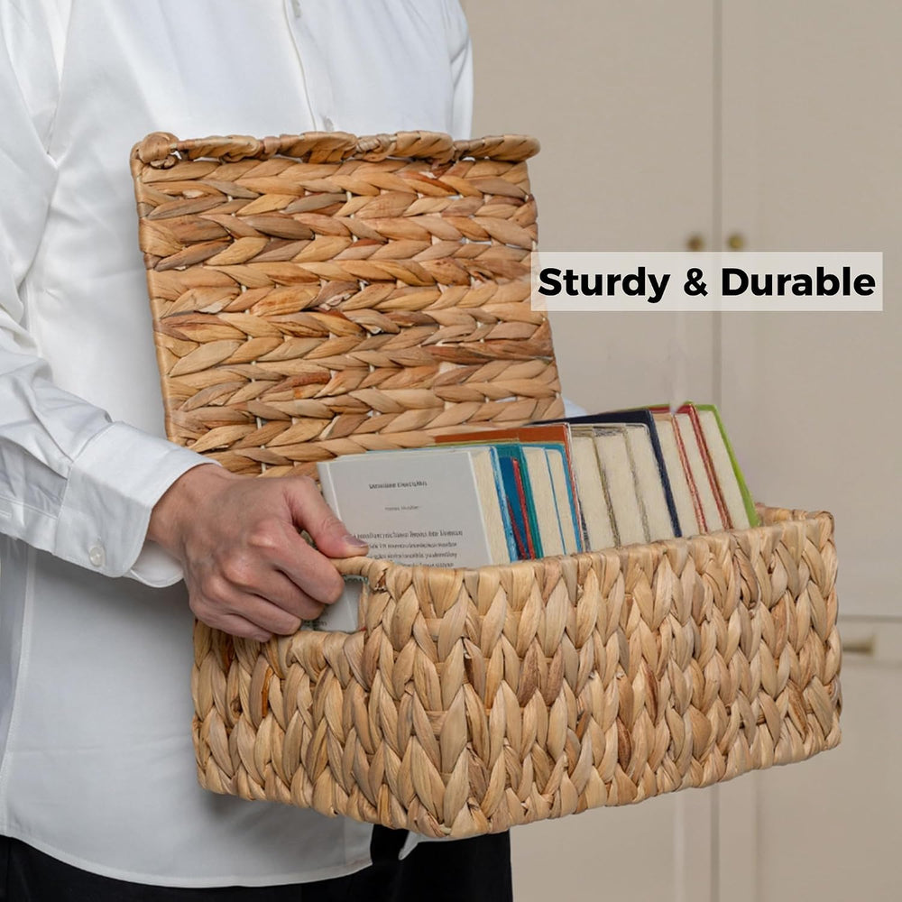StorageWorks Wicker Storage Basket with Lid, Scalloped Wicker Baskets