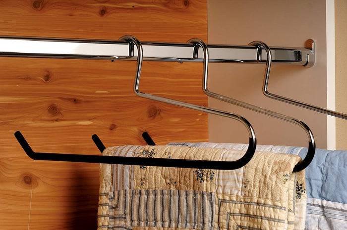 Chrome Quilt Hanger with Black Nonslip Vinyl Coating in 17" Length X 3/8" Thick, Box of 50